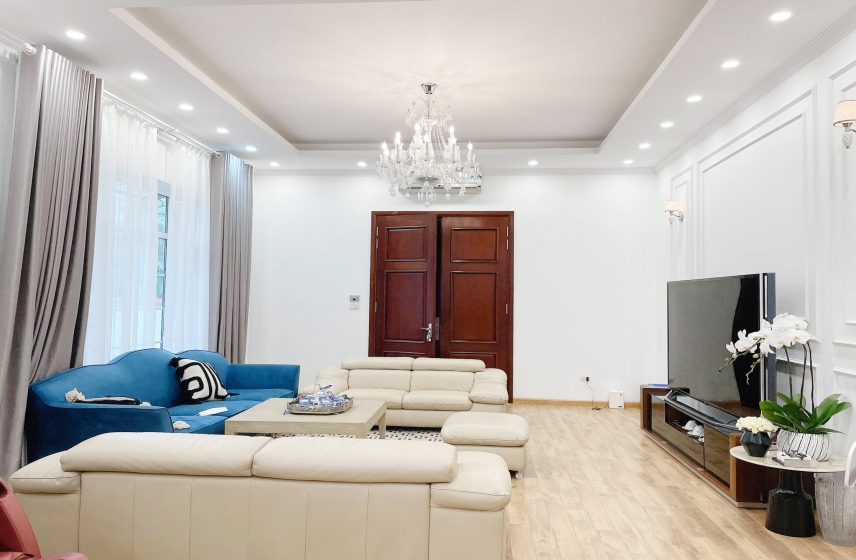 Bán biệt thự Vinhomes Riverside Hoa Phượng, gần sân Golf và BIS 3