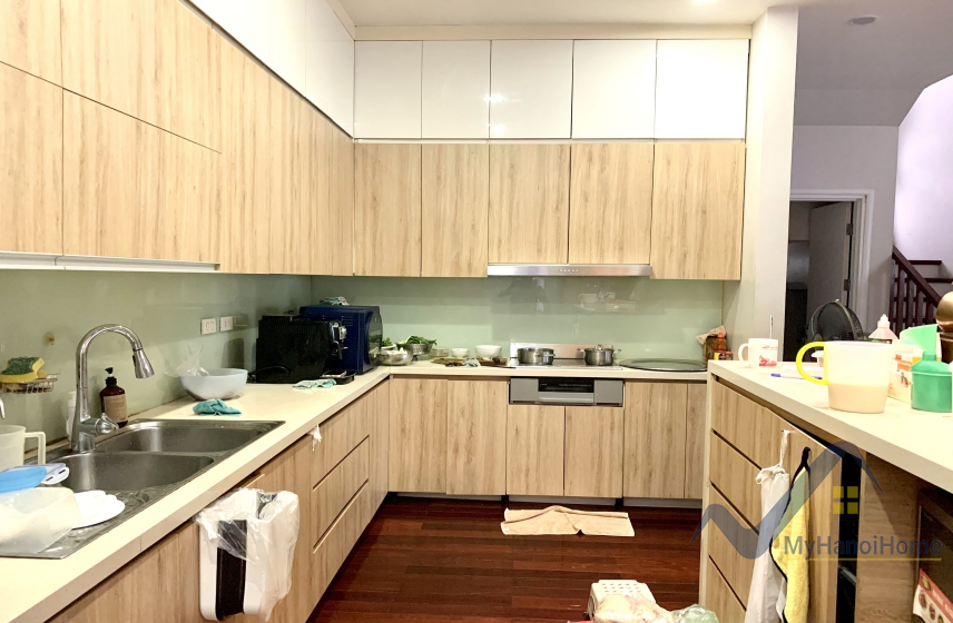 Bán biệt thự Vinhomes Riverside Long Biên gần sân Golf 3