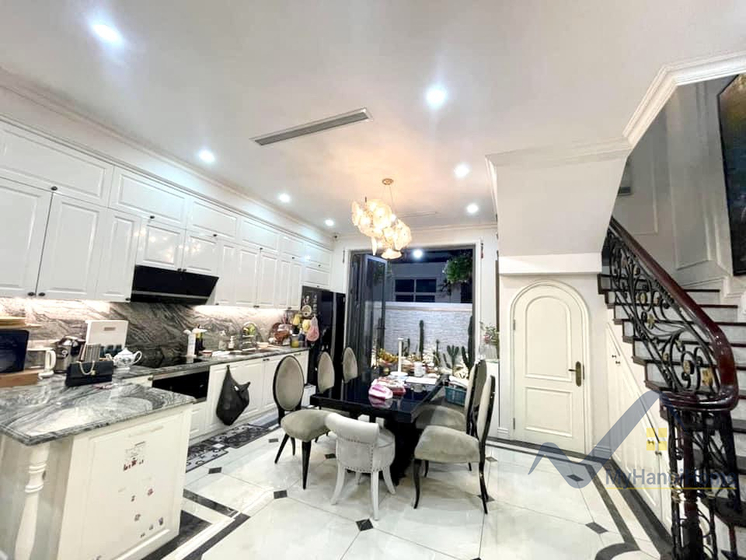 Bán liền kề Vinhomes Harmony bên hồ, hoàn thiện nội thất 4