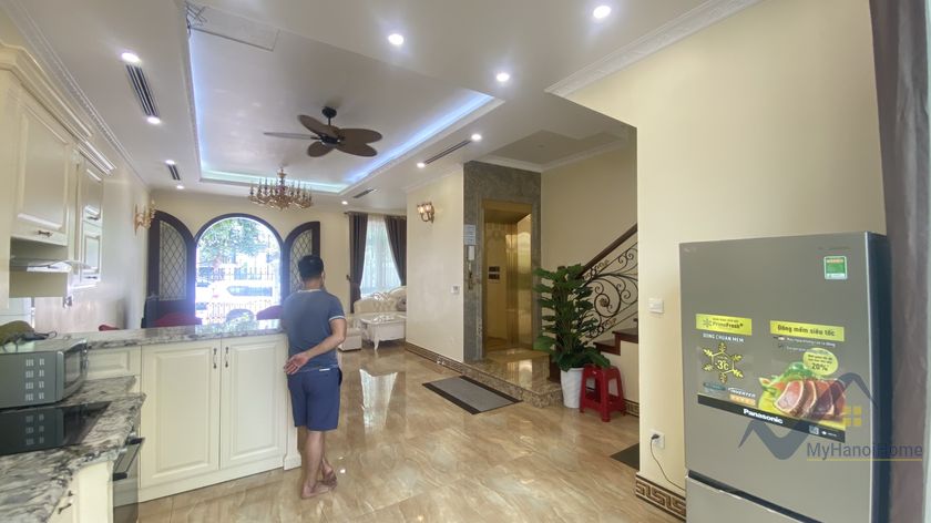 Bán liên kề Vinhomes Harmony đủ đồ có thang máy gần Vinschool 3