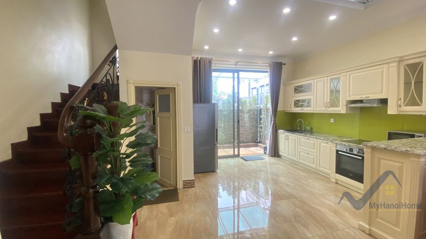 Bán liên kề Vinhomes Harmony đủ đồ có thang máy gần Vinschool 4