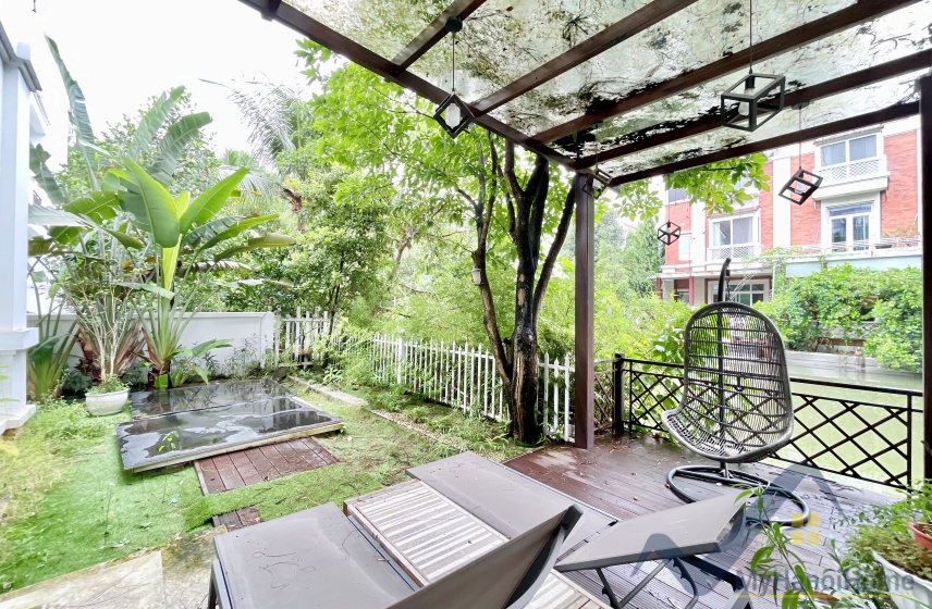 Biệt thự Bằng Lăng Vinhomes Riverside cho thuê full nội thất 9