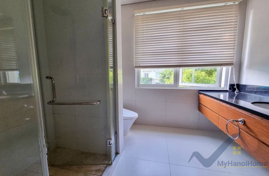 Biệt thự cho thuê Hoa Sữa Vinhomes Riverside gần bể bơi 11