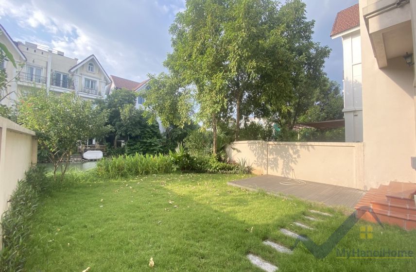 Biệt thự cho thuê Hoa Sữa Vinhomes Riverside gần bể bơi 2