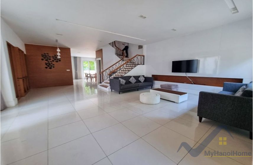 Biệt thự cho thuê Hoa Sữa Vinhomes Riverside gần bể bơi 4