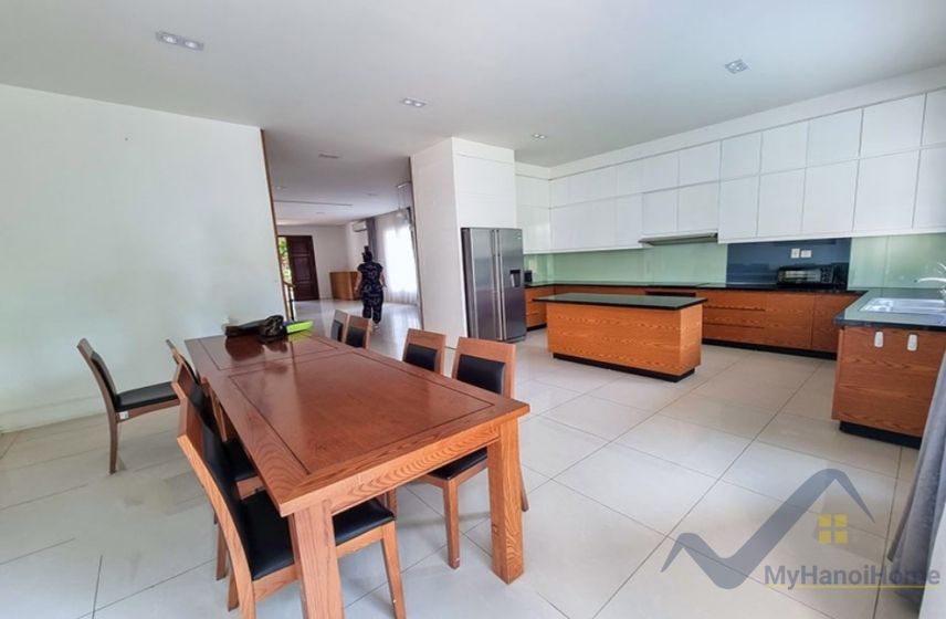 Biệt thự cho thuê Hoa Sữa Vinhomes Riverside gần bể bơi 7