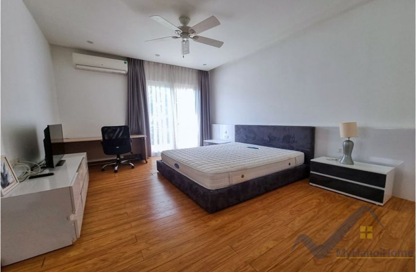 Biệt thự cho thuê Hoa Sữa Vinhomes Riverside gần bể bơi 9