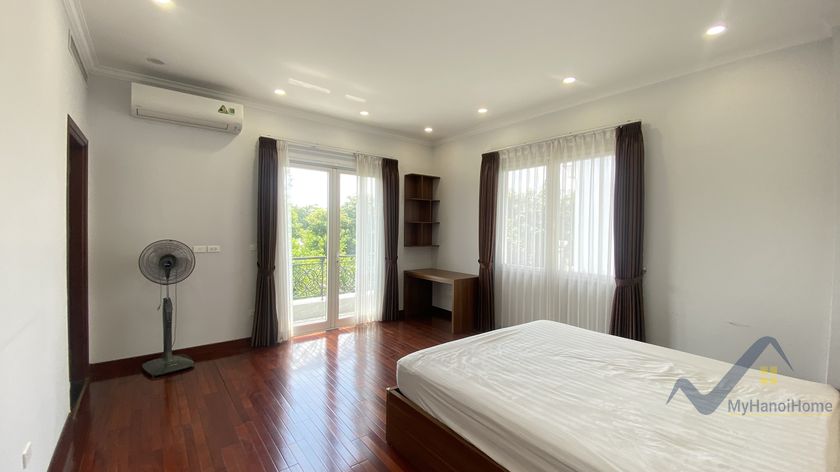 Biệt thự cho thuê song lập Vinhome Riverside, 4 phòng ngủ sân vườn 11