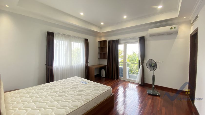 Biệt thự cho thuê song lập Vinhome Riverside, 4 phòng ngủ sân vườn 15