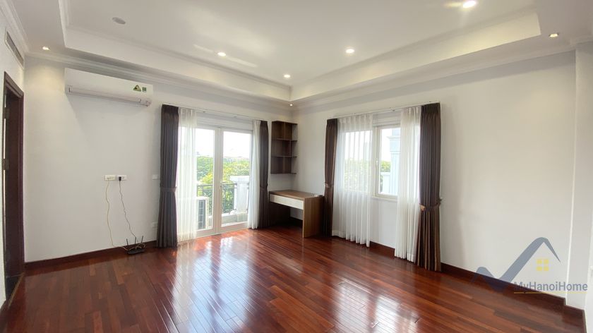 Biệt thự cho thuê song lập Vinhome Riverside, 4 phòng ngủ sân vườn 19