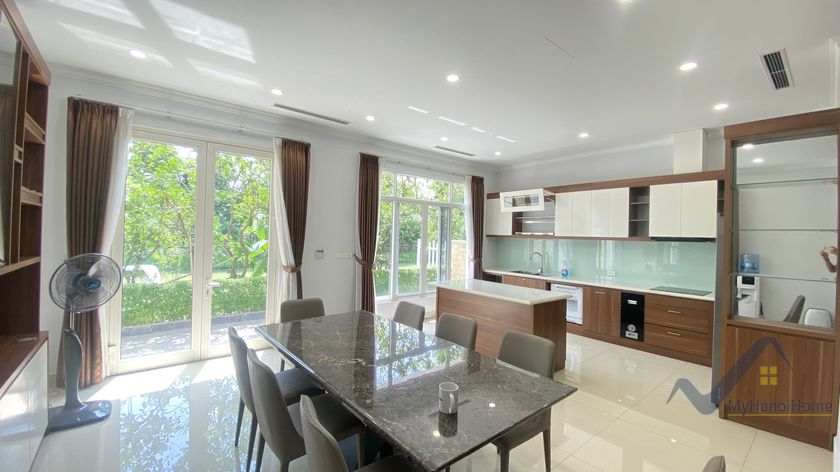 Biệt thự cho thuê song lập Vinhome Riverside, 4 phòng ngủ sân vườn 4