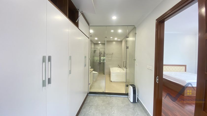 Biệt thự cho thuê song lập Vinhome Riverside, 4 phòng ngủ sân vườn 9