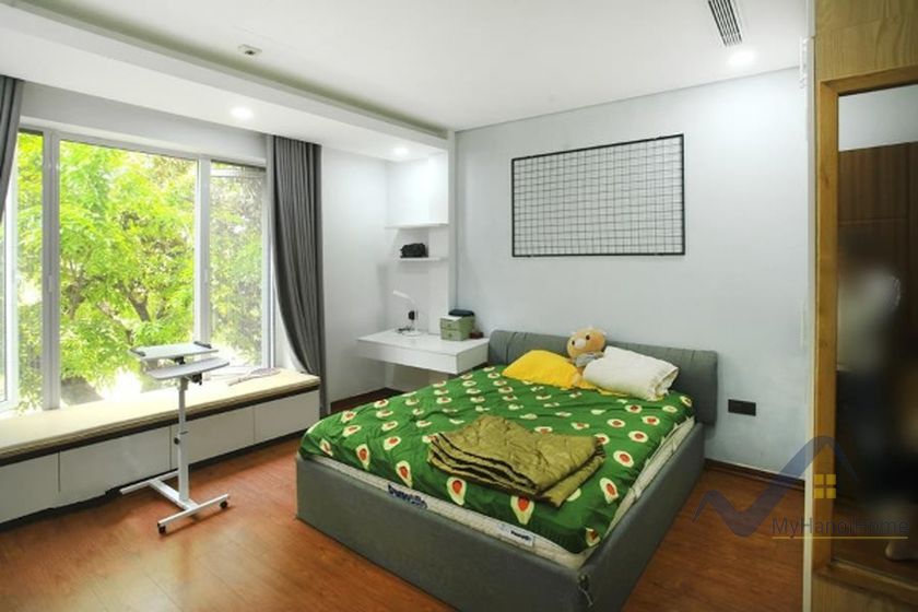 Biệt thự cho thuê Vinhomes Riverside có thang máy full đồ 10