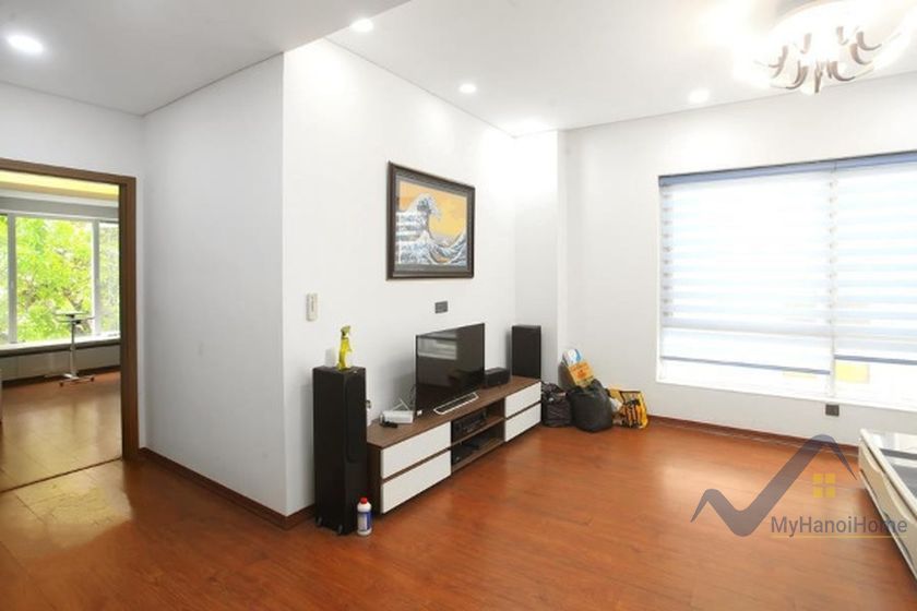 Biệt thự cho thuê Vinhomes Riverside có thang máy full đồ 12
