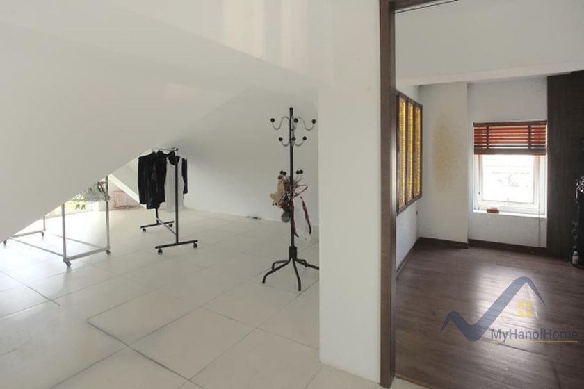 Biệt thự cho thuê Vinhomes Riverside có thang máy full đồ 15