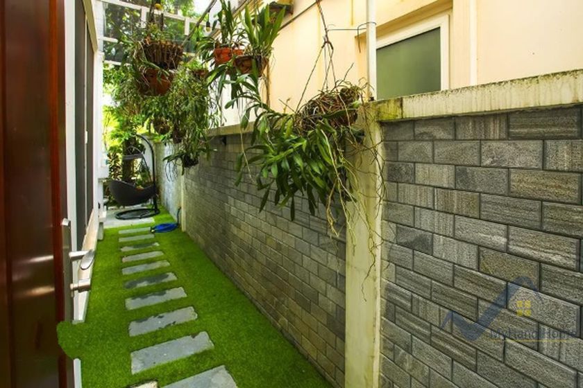 Biệt thự cho thuê Vinhomes Riverside có thang máy full đồ 17