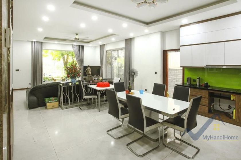 Biệt thự cho thuê Vinhomes Riverside có thang máy full đồ 2