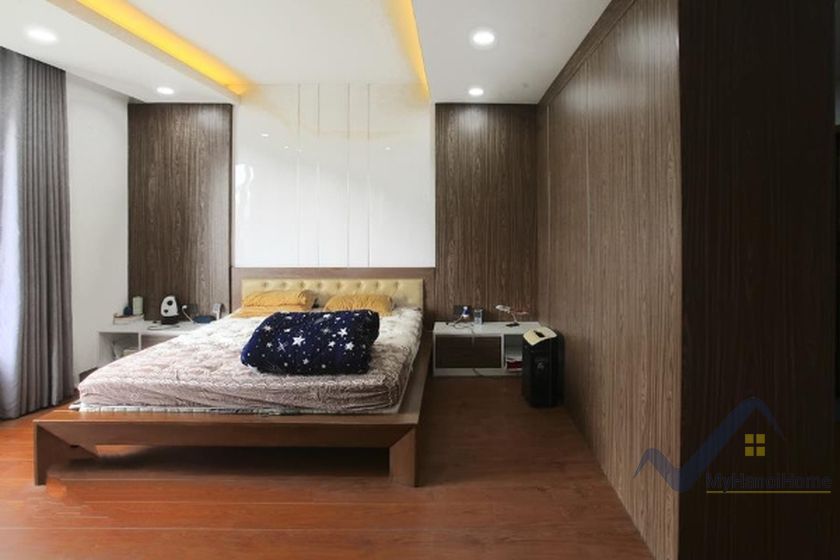 Biệt thự cho thuê Vinhomes Riverside có thang máy full đồ 7