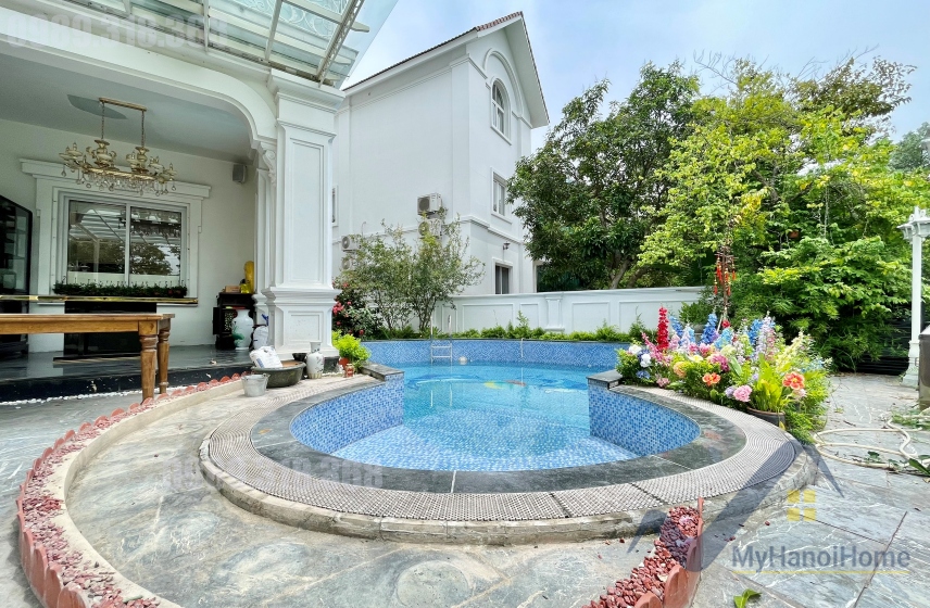 Biệt thự cho thuê Vinhomes Riverside đơn lập, có bể bơi, thang máy 1