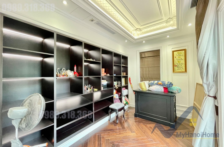 Biệt thự cho thuê Vinhomes Riverside đơn lập, có bể bơi, thang máy 17