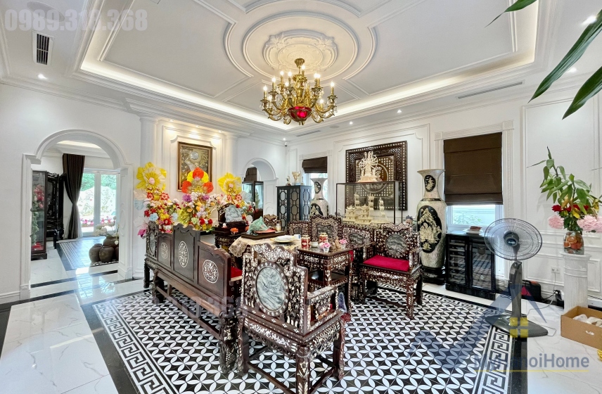 Biệt thự cho thuê Vinhomes Riverside đơn lập, có bể bơi, thang máy 2