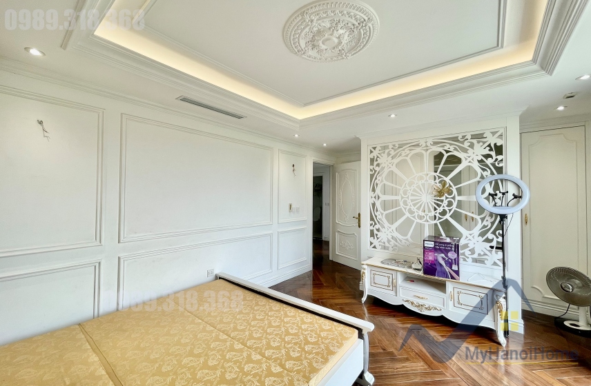 Biệt thự cho thuê Vinhomes Riverside đơn lập, có bể bơi, thang máy 22
