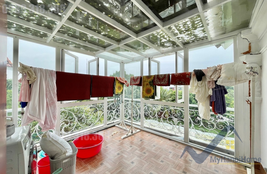 Biệt thự cho thuê Vinhomes Riverside đơn lập, có bể bơi, thang máy 23
