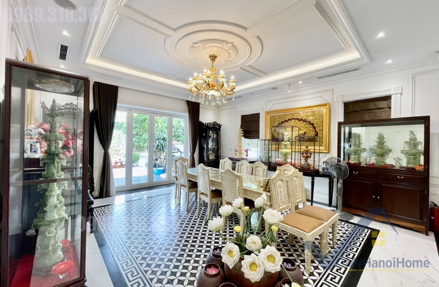 Biệt thự cho thuê Vinhomes Riverside đơn lập, có bể bơi, thang máy 4