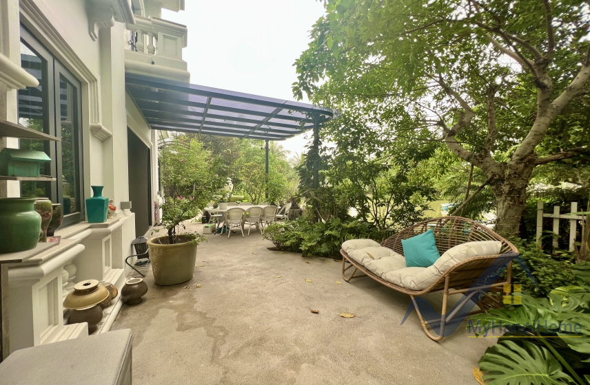 Biệt thự cho thuê Vinhomes Riverside đơn lập nội thất Indochine 12