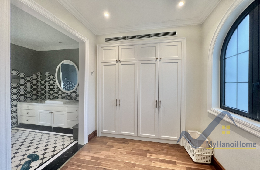 Biệt thự cho thuê Vinhomes Riverside đơn lập nội thất Indochine 18