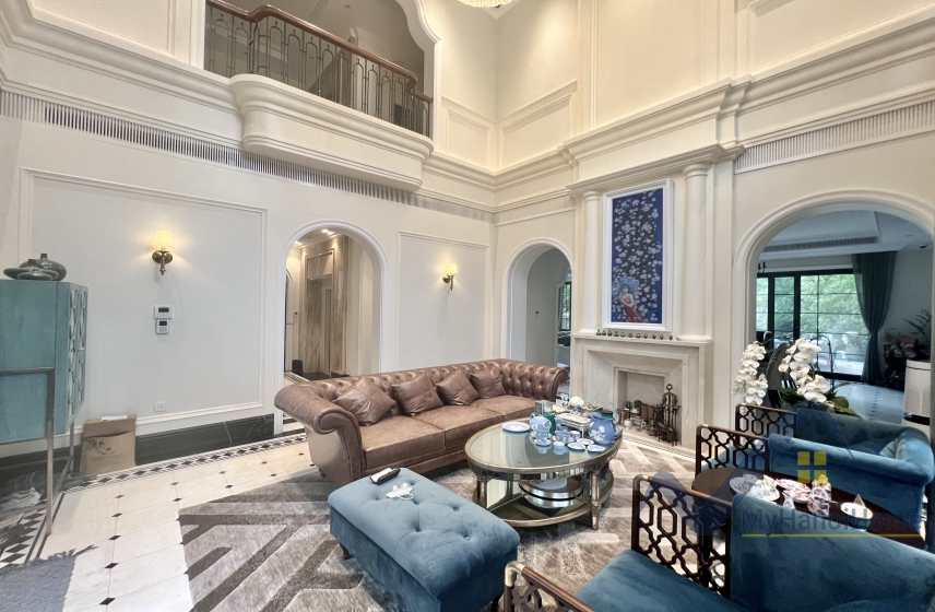 Biệt thự cho thuê Vinhomes Riverside đơn lập nội thất Indochine 2
