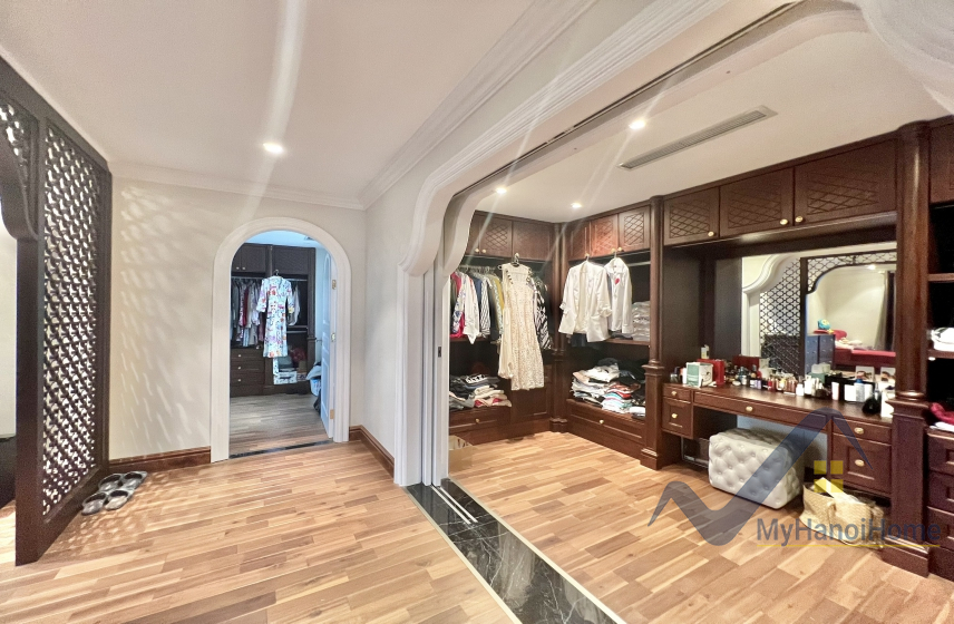 Biệt thự cho thuê Vinhomes Riverside đơn lập nội thất Indochine 27