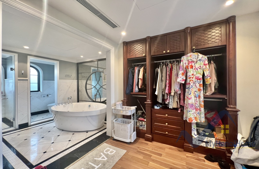 Biệt thự cho thuê Vinhomes Riverside đơn lập nội thất Indochine 29