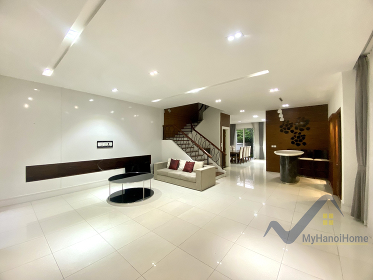Biệt thự cho thuê Vinhomes Riverside khu Hoa Sữa, full nội thất 1