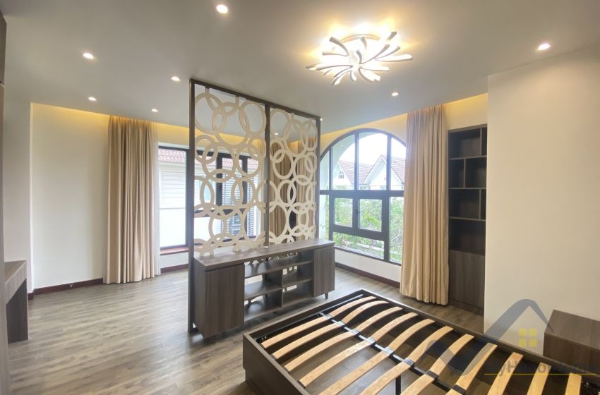 Biệt thự cho thuê Vinhomes Riverside khu yên tĩnh, full đồ 3 phòng ngủ 16