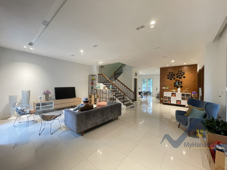 Biệt thự cho thuê Vinhomes Riverside song lập, có sông 1