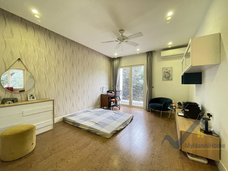 Biệt thự cho thuê Vinhomes Riverside song lập, có sông 12