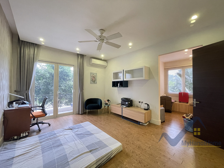 Biệt thự cho thuê Vinhomes Riverside song lập, có sông 13