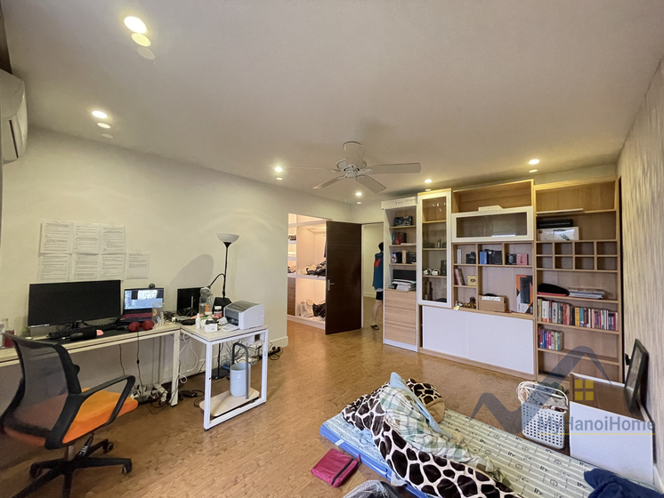 Biệt thự cho thuê Vinhomes Riverside song lập, có sông 16