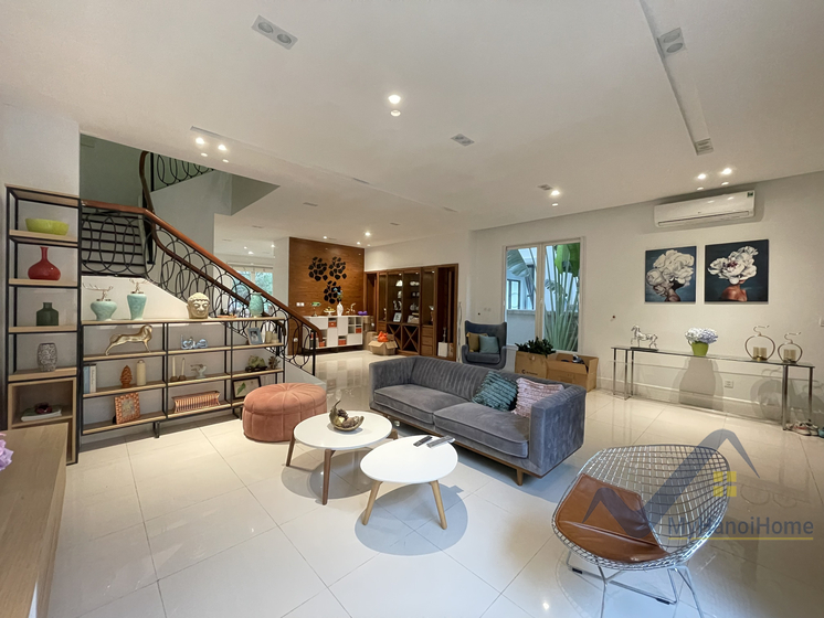 Biệt thự cho thuê Vinhomes Riverside song lập, có sông 2