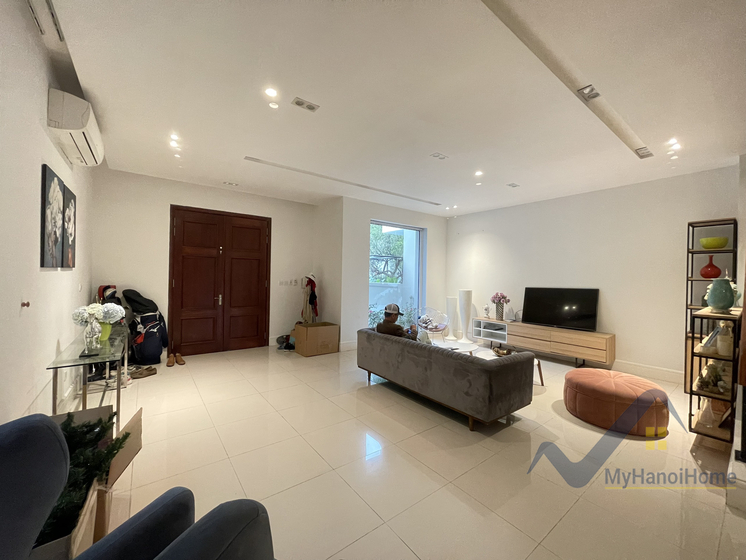 Biệt thự cho thuê Vinhomes Riverside song lập, có sông 3