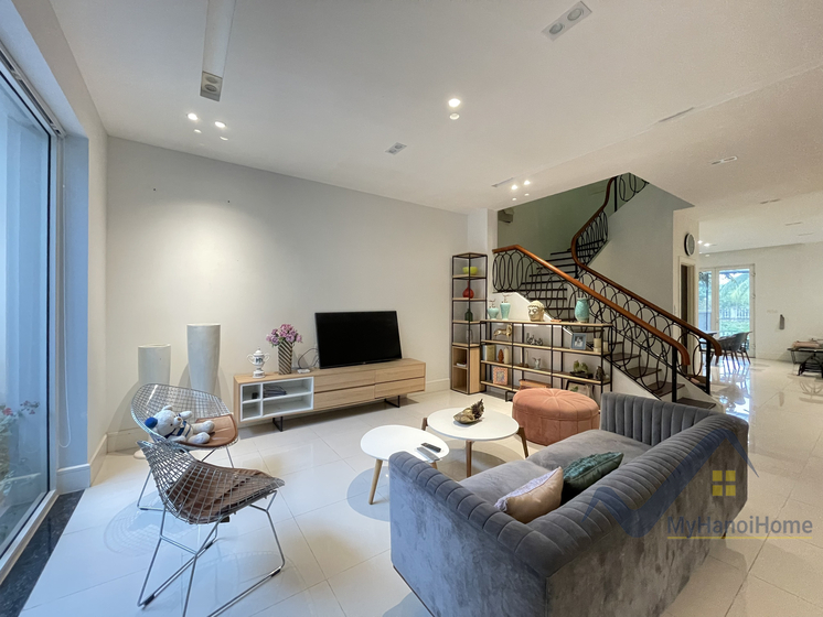 Biệt thự cho thuê Vinhomes Riverside song lập, có sông 4