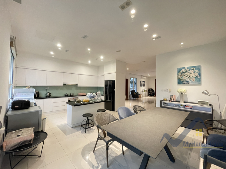 Biệt thự cho thuê Vinhomes Riverside song lập, có sông 6