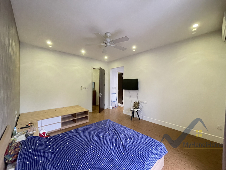 Biệt thự cho thuê Vinhomes Riverside song lập, có sông 7