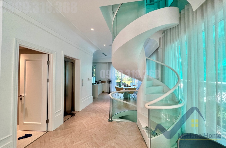 Biệt thự có thang máy cho thuê Vinhomes Riverside nội thất hiện đại 2