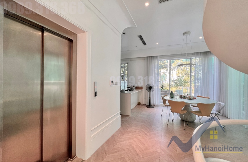 Biệt thự có thang máy cho thuê Vinhomes Riverside nội thất hiện đại 3