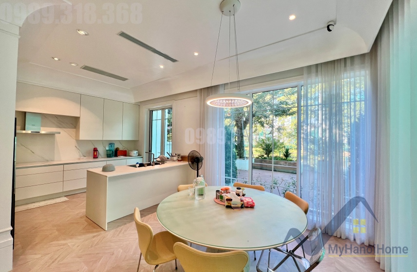 Biệt thự có thang máy cho thuê Vinhomes Riverside nội thất hiện đại 4