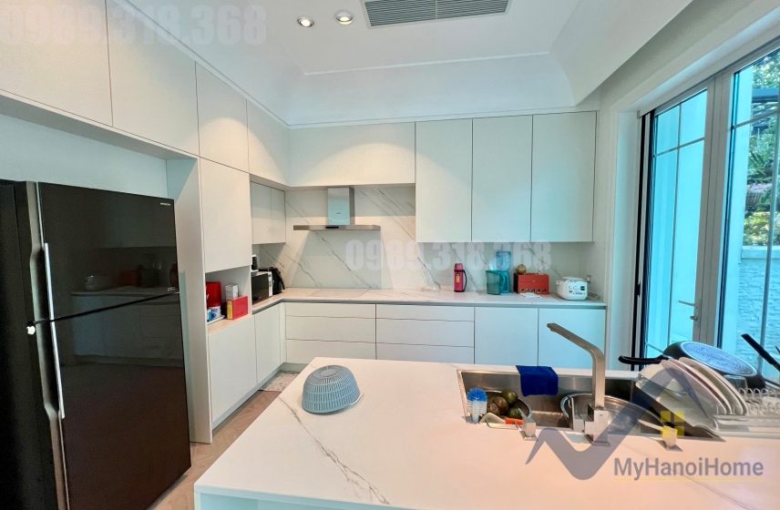 Biệt thự có thang máy cho thuê Vinhomes Riverside nội thất hiện đại 6