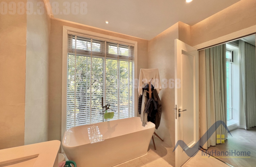 Biệt thự có thang máy cho thuê Vinhomes Riverside nội thất hiện đại 16