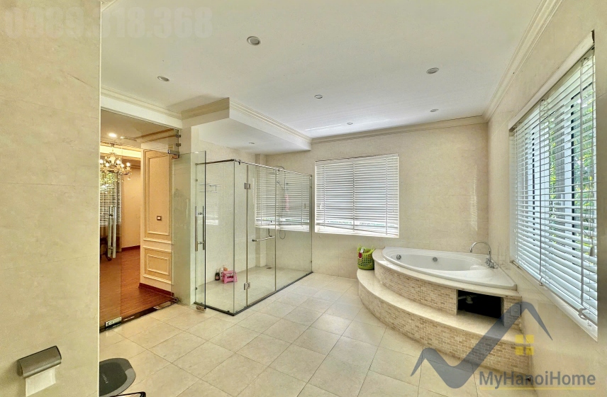 Biệt thự đơn lập căn góc Vinhomes Riverside cho thuê full nội thất 11